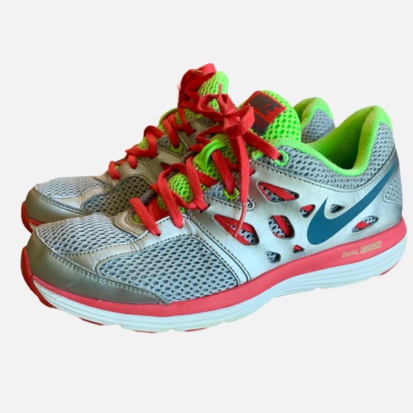 Nike Shoes - Women’s NIKE Dual Fushion Running Walking Shoes- 8